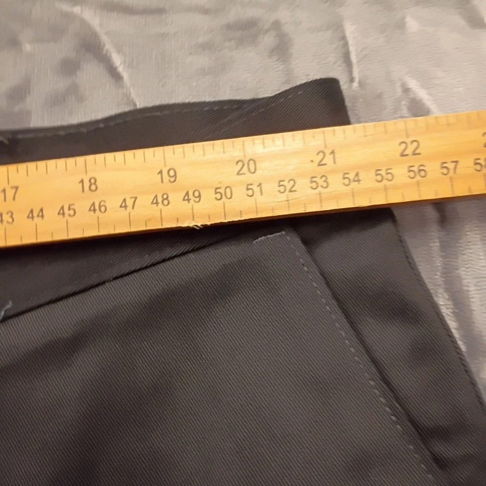 Lee Men's Black Plain Front Relaxed Fit Tapered‎ Leg Pants 44x30 Wrinkle Free